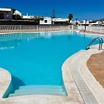 Lovely Atienza 99, Communal Pool, Private Hot Tub Holiday home