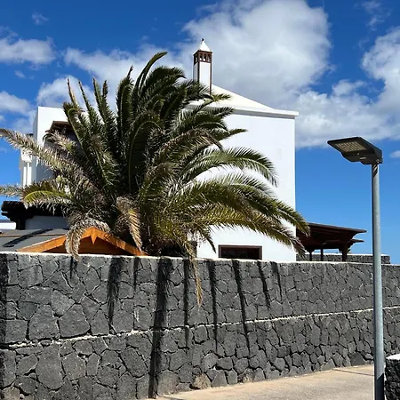 Lovely Atienza 99 With Hot Tub Nyaraló Playa Blanca