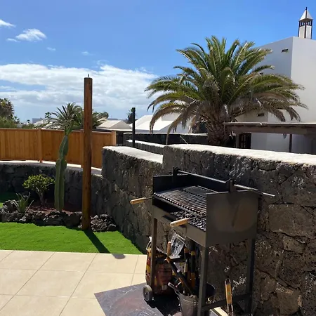 Lovely Atienza 99 With Hot Tub Casa de Férias