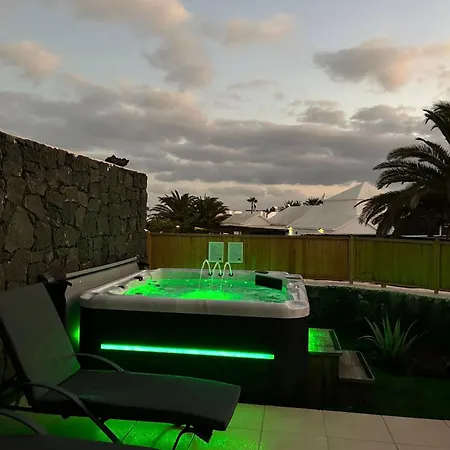Lovely Atienza 99 With Hot Tub Casa de Férias Playa Blanca (Lanzarote)