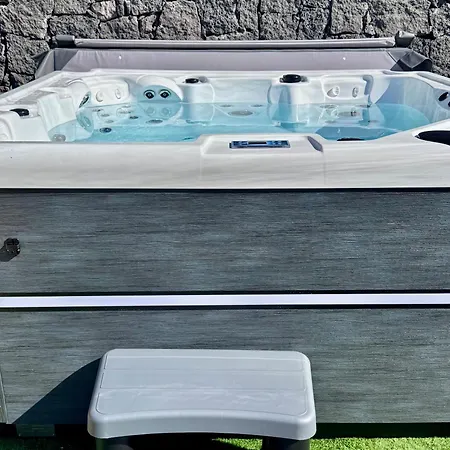 Lovely Atienza 99 With Hot Tub Playa Blanca