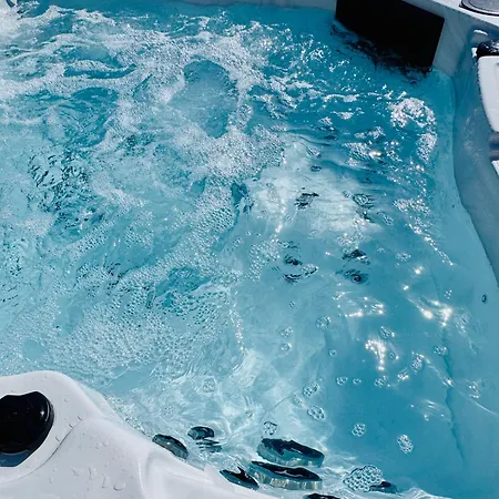 Nyaraló Lovely Atienza 99 With Hot Tub