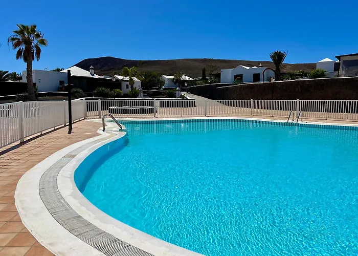Vakantiehuis Lovely Villa Atienza 99, Communal Pool, Private Hot Tub Playa Blanca (Lanzarote)