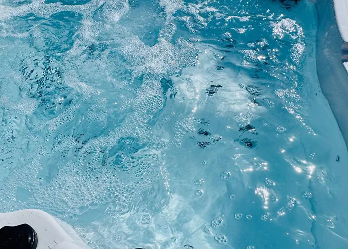 Vakantiehuis Lovely Villa Atienza 99, Communal Pool, Private Hot Tub