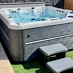 Lovely Atienza 99, Communal Pool, Private Hot Tub * Playa Blanca