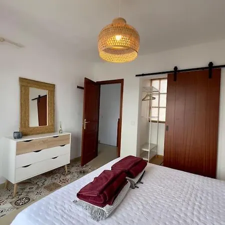 Lovely Villa Atienza 99, Private Hot Tub, Communal Pool Playa Blanca (Lanzarote)