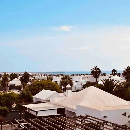 Lovely Villa Atienza 99, Private Hot Tub, Communal Pool * Playa Blanca (Lanzarote)