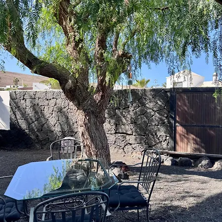 Lovely Villa Atienza 99, Private Hot Tub, Communal Pool Holiday home Playa Blanca (Lanzarote)