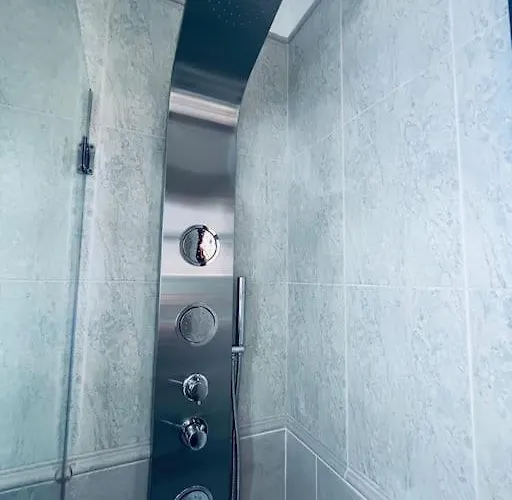 Lovely Villa Atienza 99, Communal Pool, Private Hot Tub Casa de Férias