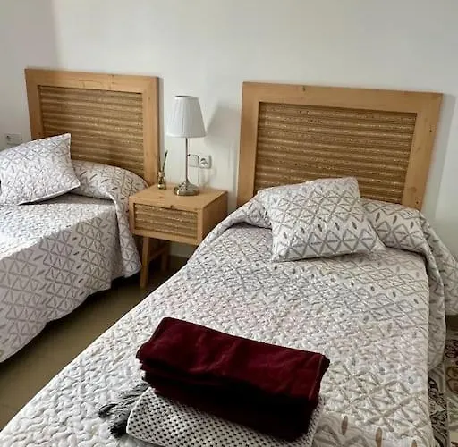 Lovely Villa Atienza 99, Communal Pool, Private Hot Tub Playa Blanca (Lanzarote)