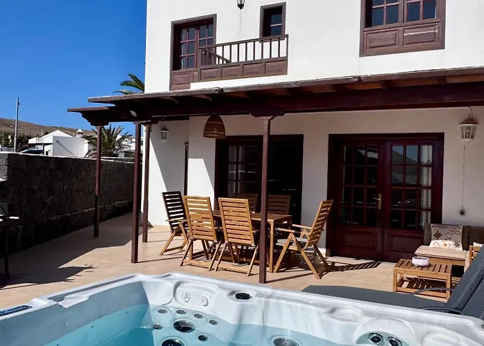 Lovely Villa Atienza 99, Communal Pool, Private Hot Tub *