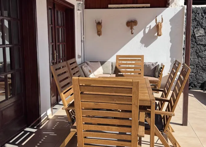 Lovely Villa Atienza 99, Communal Pool, Private Hot Tub Playa Blanca