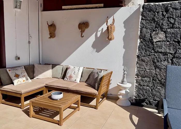 Hébergement de vacances Lovely Villa Atienza 99, Communal Pool, Private Hot Tub Playa Blanca (Lanzarote)