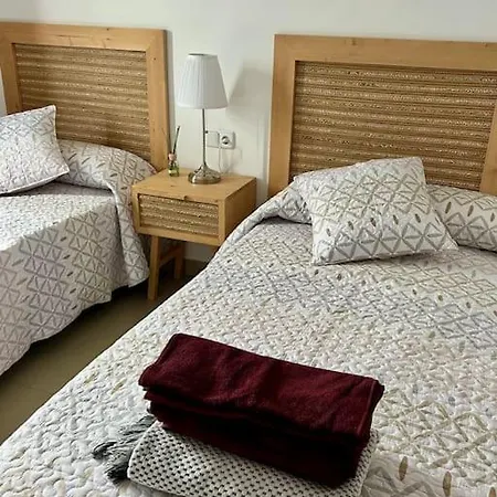 Дом отдыха Lovely Atienza 99 With Hot Tub