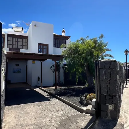 Lovely Atienza 99 With Hot Tub 別荘 *