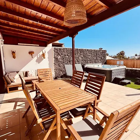 Lovely Atienza 99 With Hot Tub *